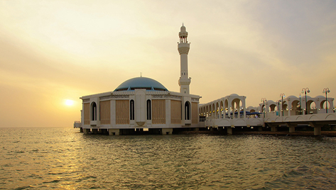 Image News MASJID AR-RAHMAH: MUTIARA DI TEPIAN LAUT MERAH YANG MENYAPA HATI PARA MUSAFIR